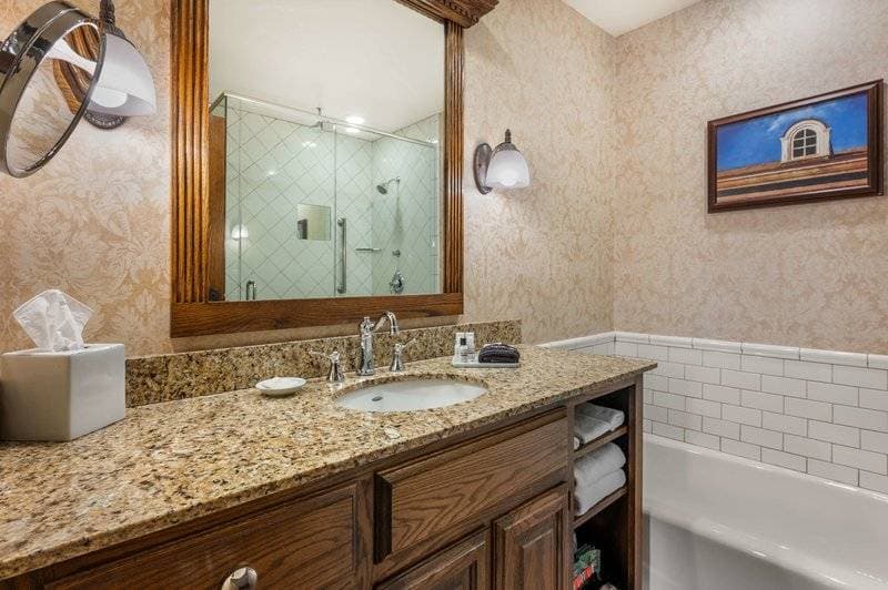 Best Western Premier Mariemont Inn 31