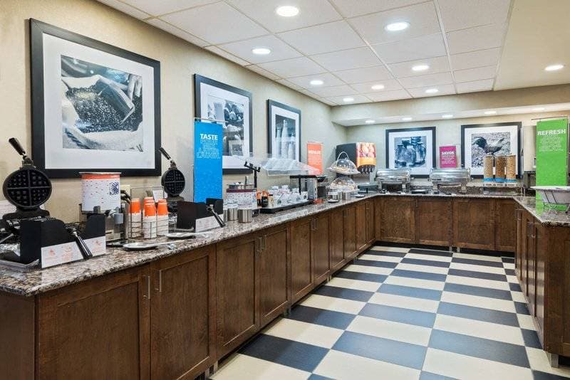 Hampton Inn Charlotte-University Place 10