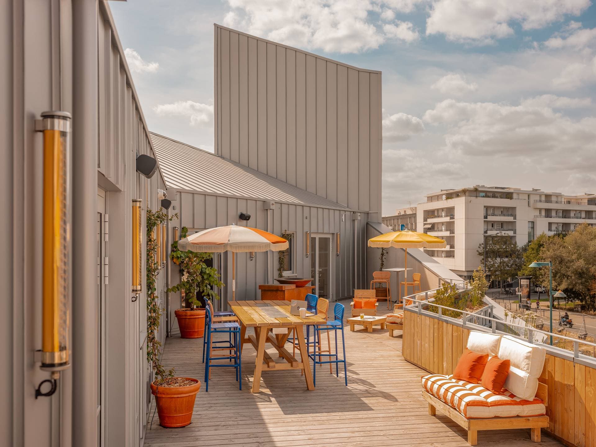 Eklo Hotel Bordeaux Centre Bastide 19