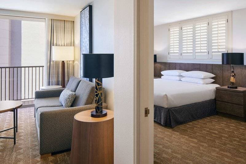 Embassy Suites Waikiki Beach Walk 58