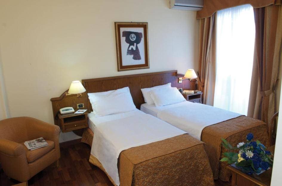 Hotel La Bussola 8