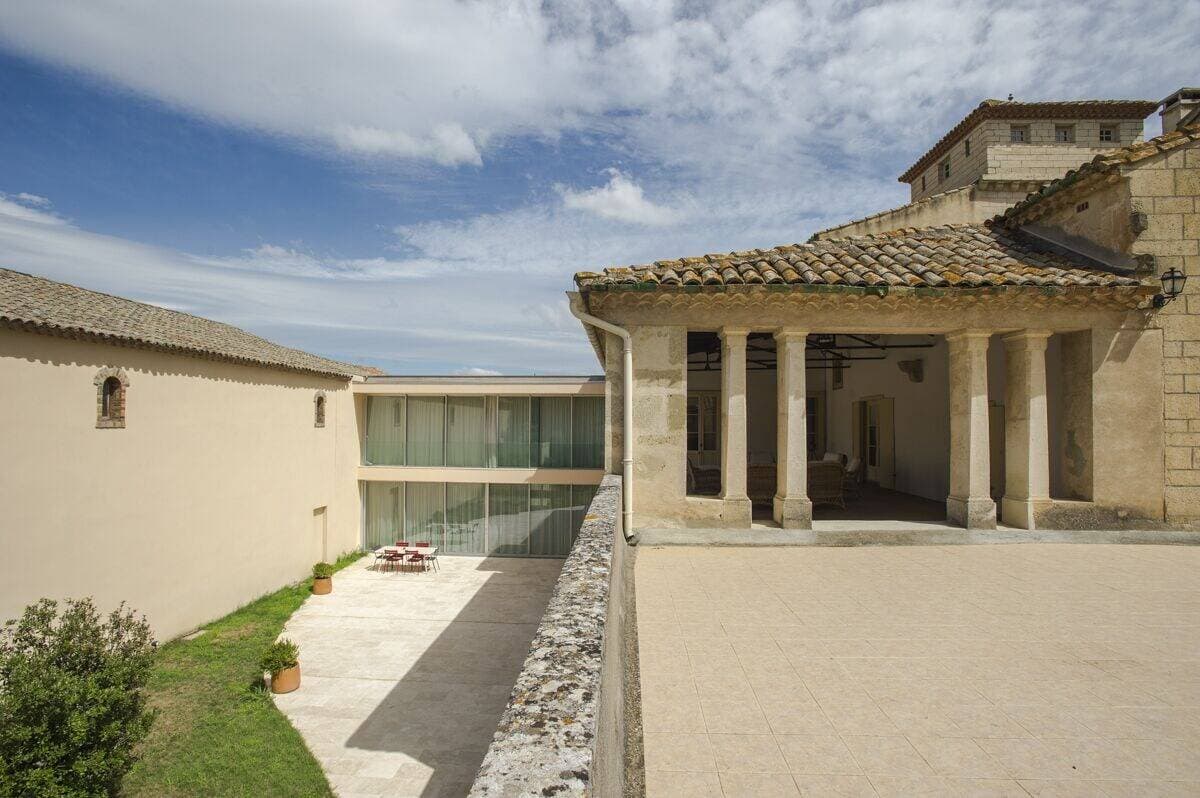 Le Domaine de Saint Martin La Garrigue 11
