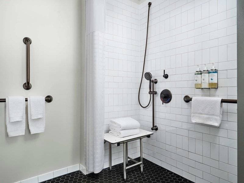 Hotel Phillips Kansas City, Curio Collection by Hilton 24