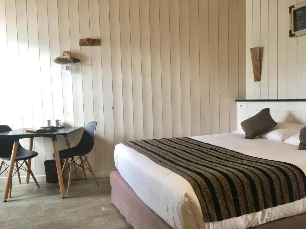 L'Hôtel Plaisir 12