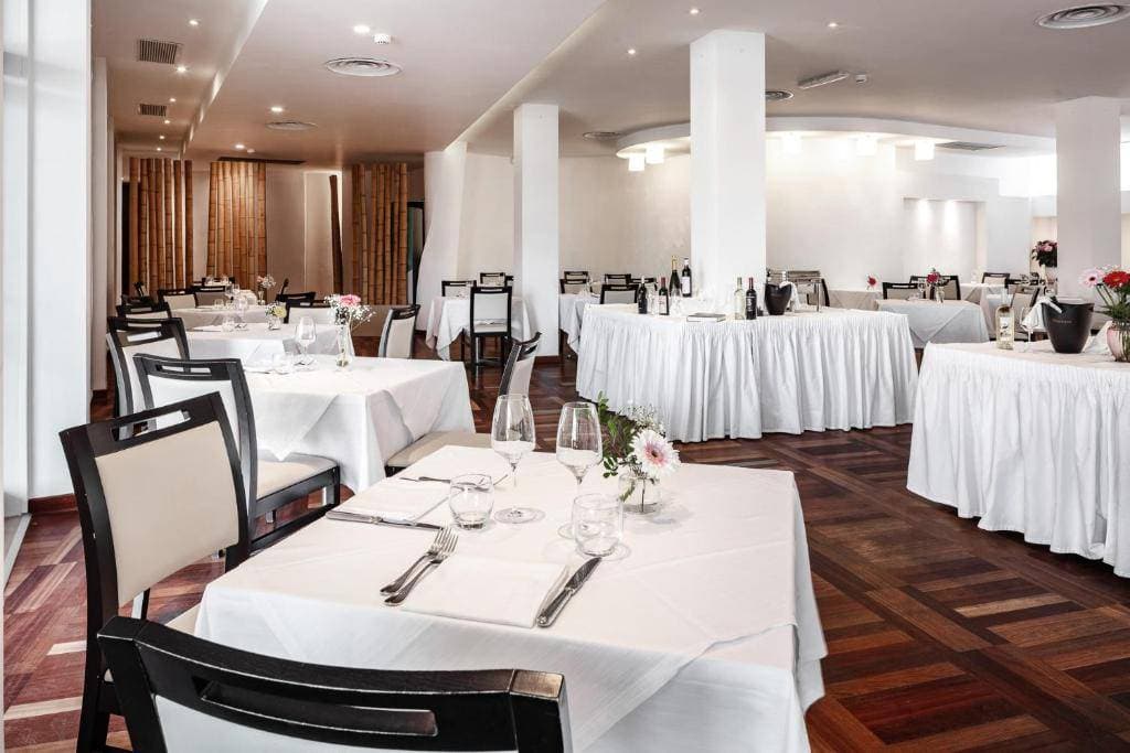Hotel Carlo Felice 10