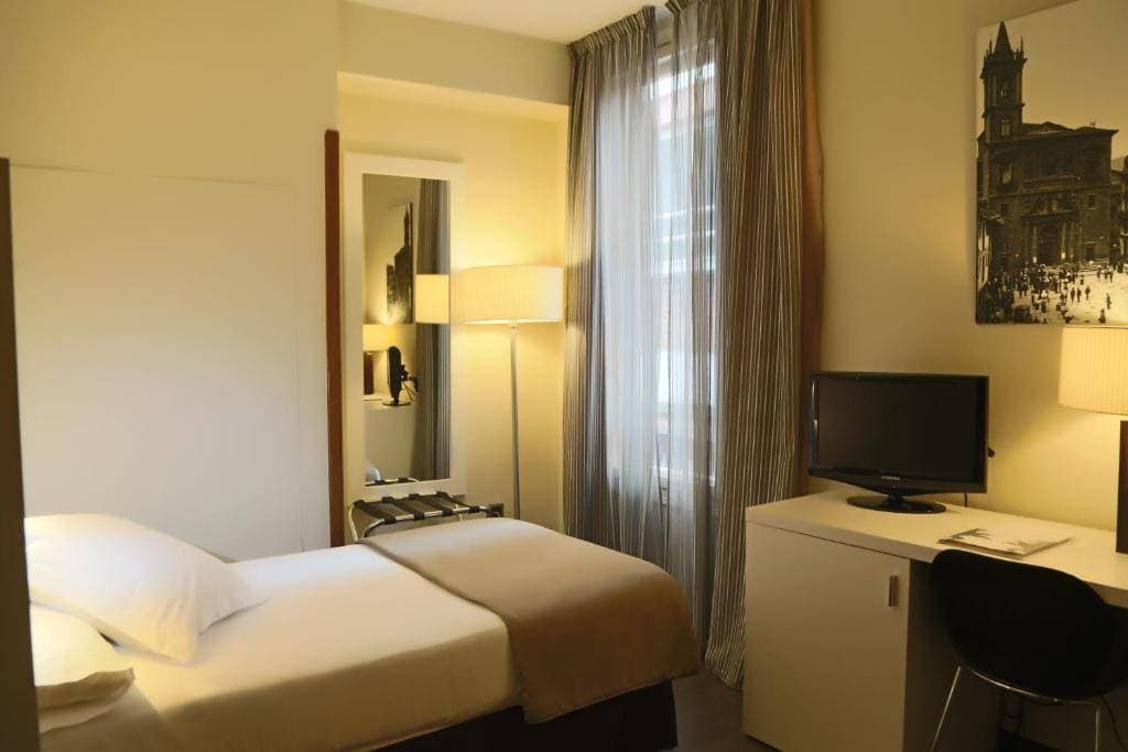 Gran Hotel Espana 12