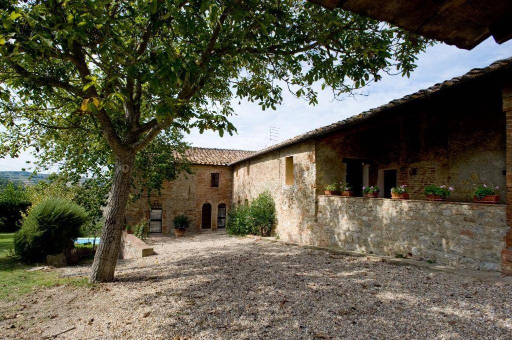 Villa e Fattoria di Radi 17