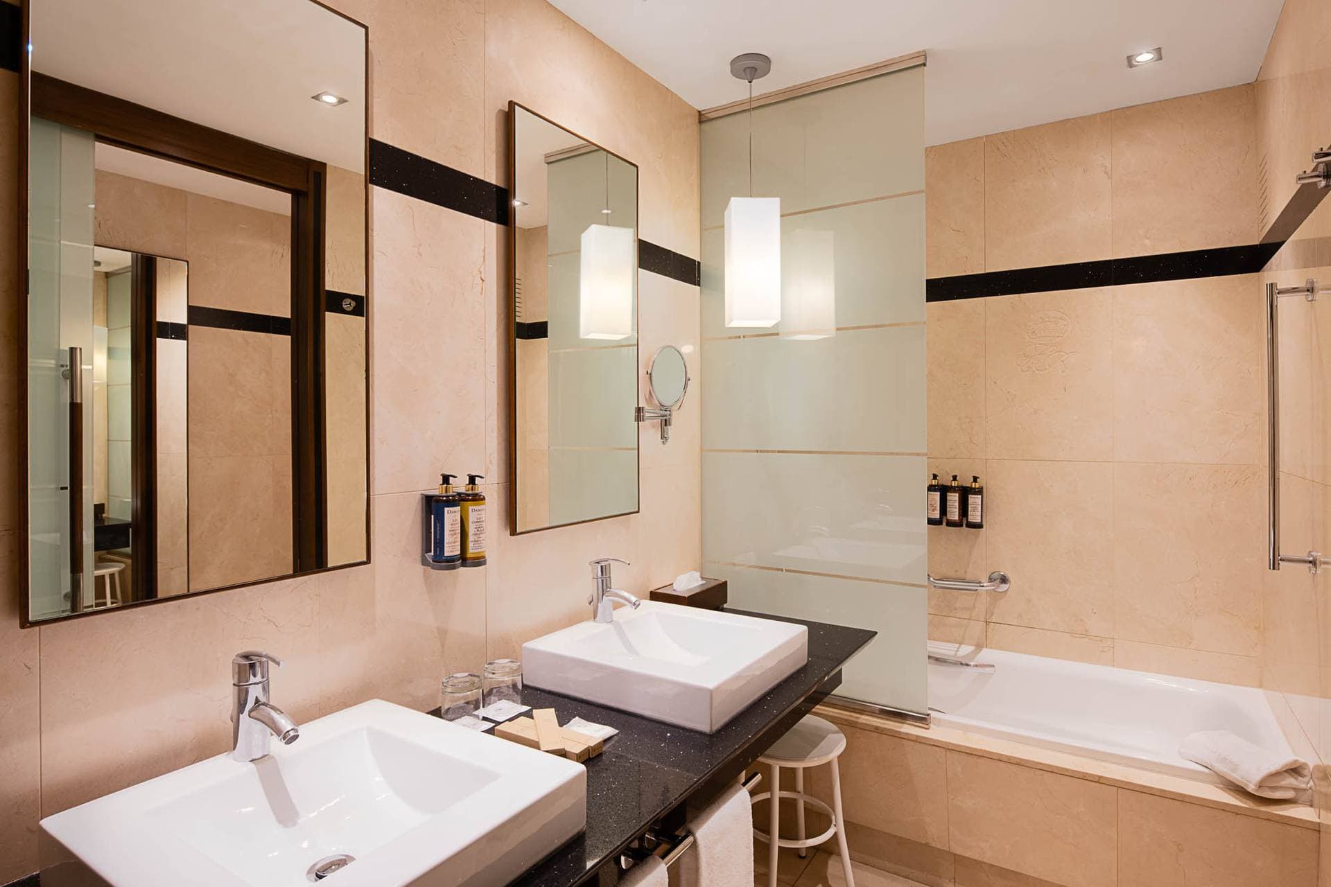 Eurostars Hotel de la Reconquista 24