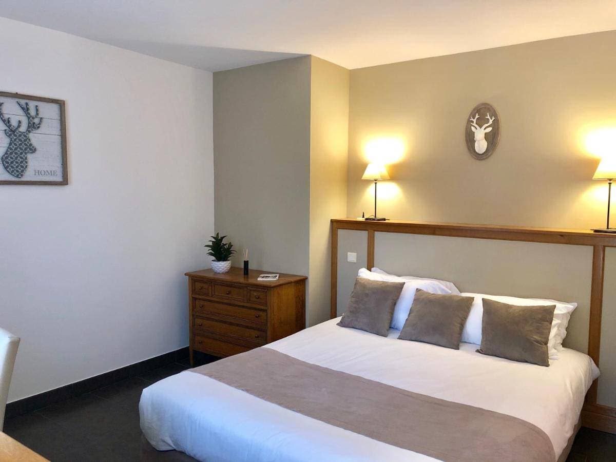 Hôtel Saint-Laurent, The Originals Relais 9