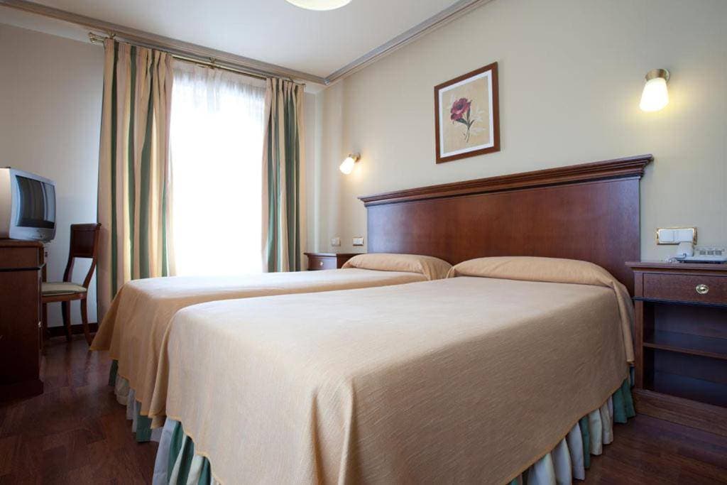 Hotel Azofra 10