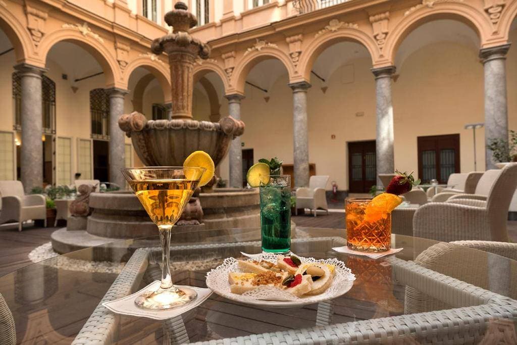 Grand Hotel Piazza Borsa 9
