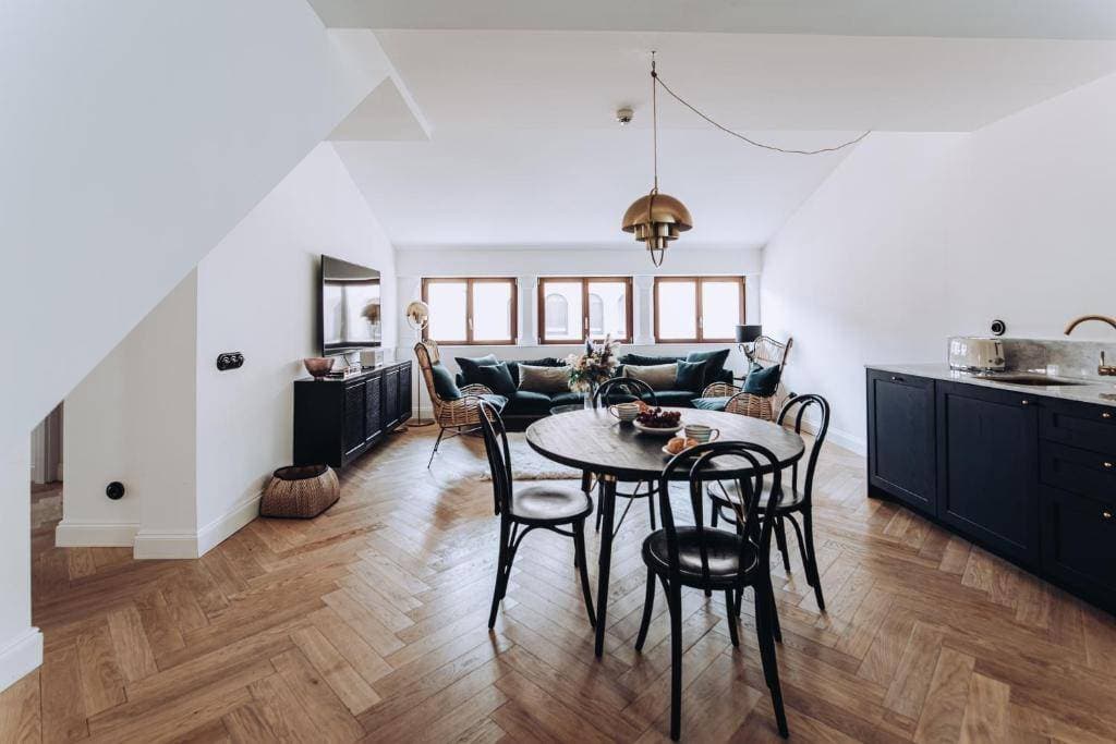 Ocho Suites & Kitchen 11