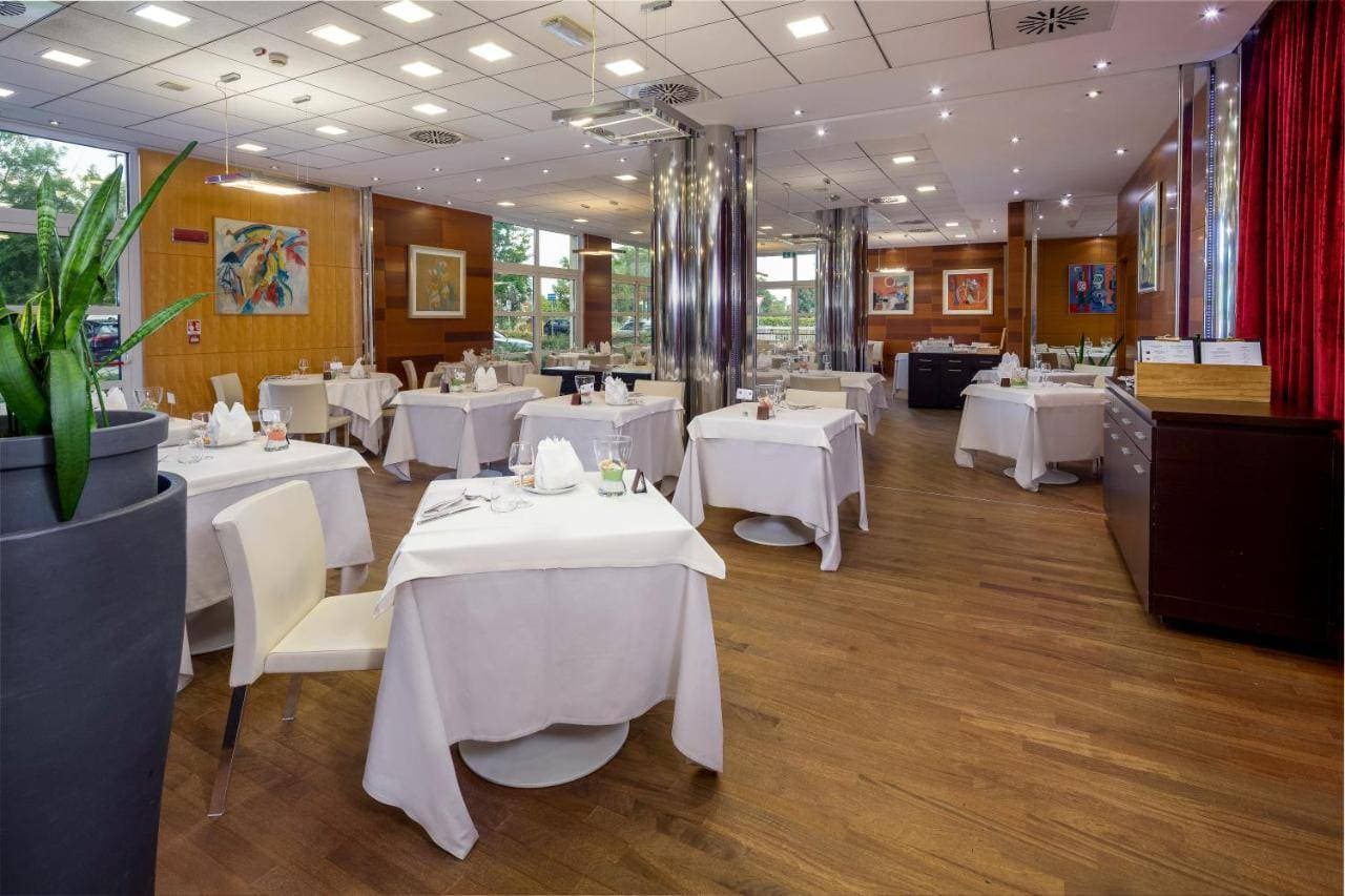 Crowne Plaza Padova by IHG 11