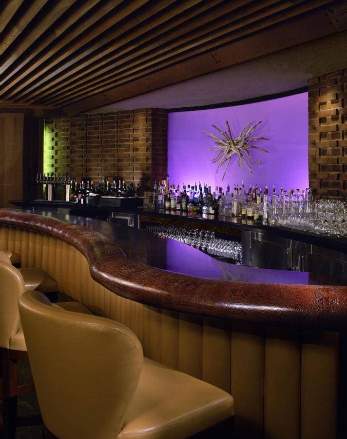 Hotel DeLuxe 12