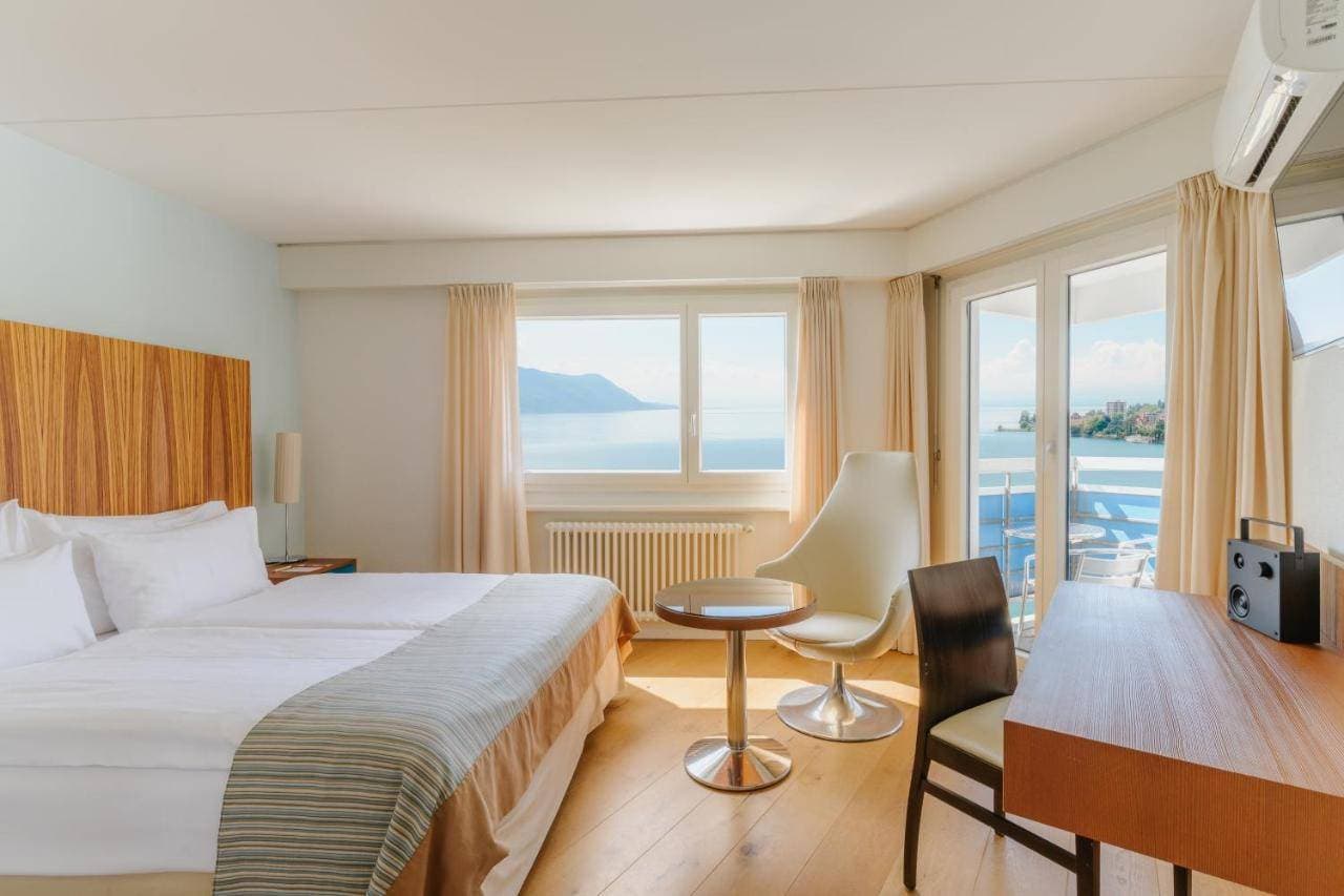 Mona Montreux 25