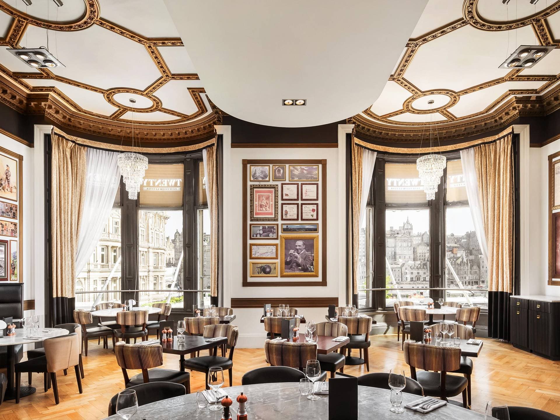 Hotel Indigo Edinburgh - Princes Street 3