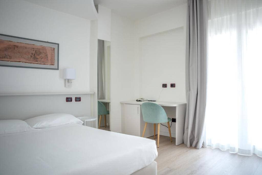 Hotel Carlo Felice 19