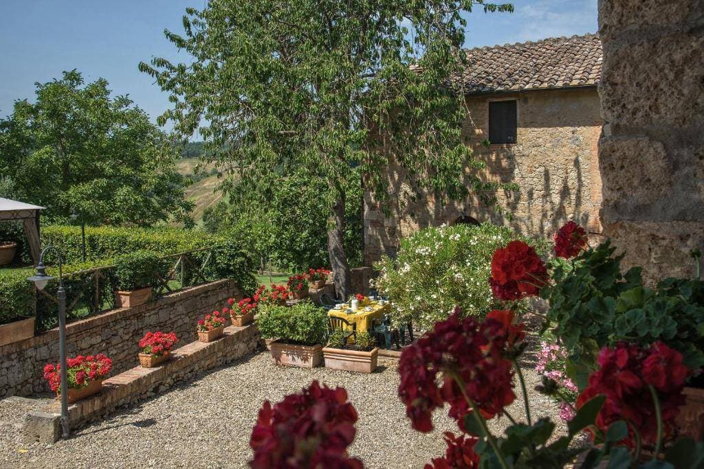 Villa e Fattoria di Radi 15