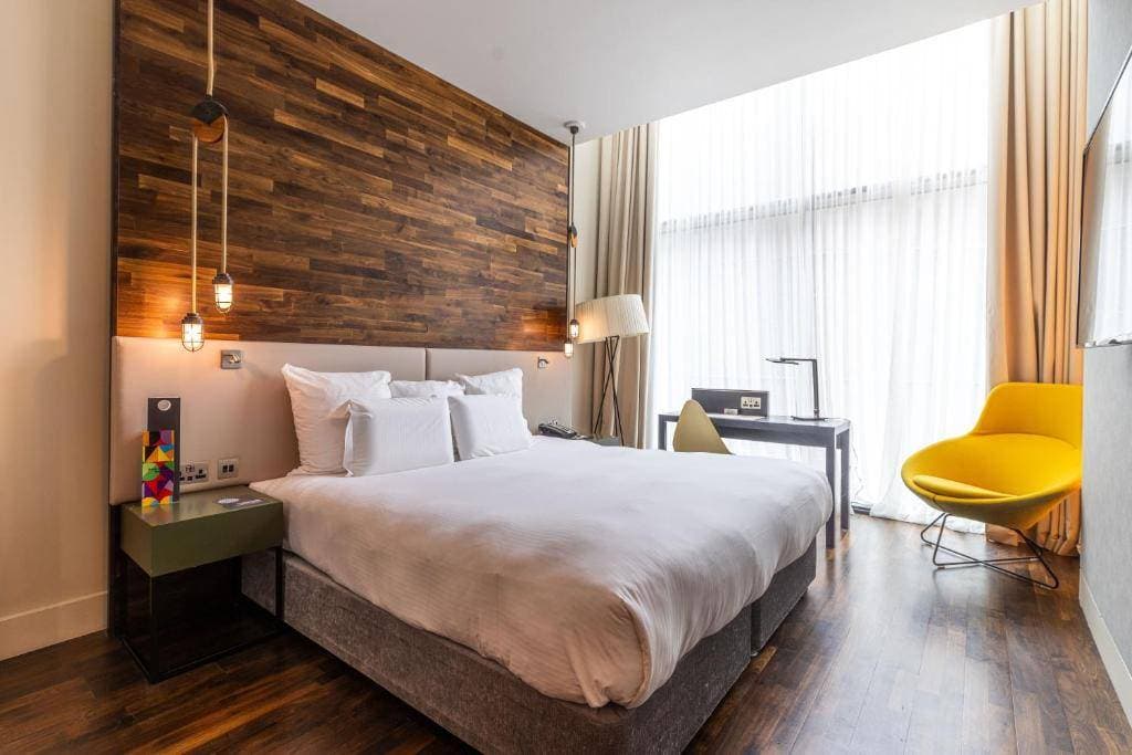 Pullman Liverpool 18