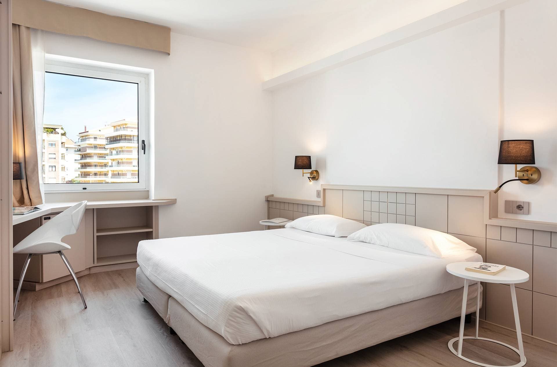 Hotel Carlo Felice 13