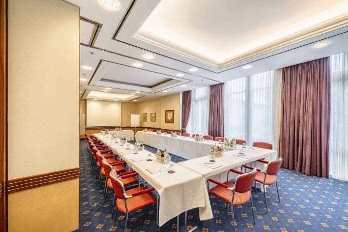 PLAZA Premium Schwerin 10