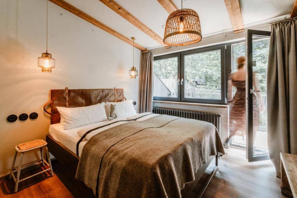 THE HEARTS HOTEL 19