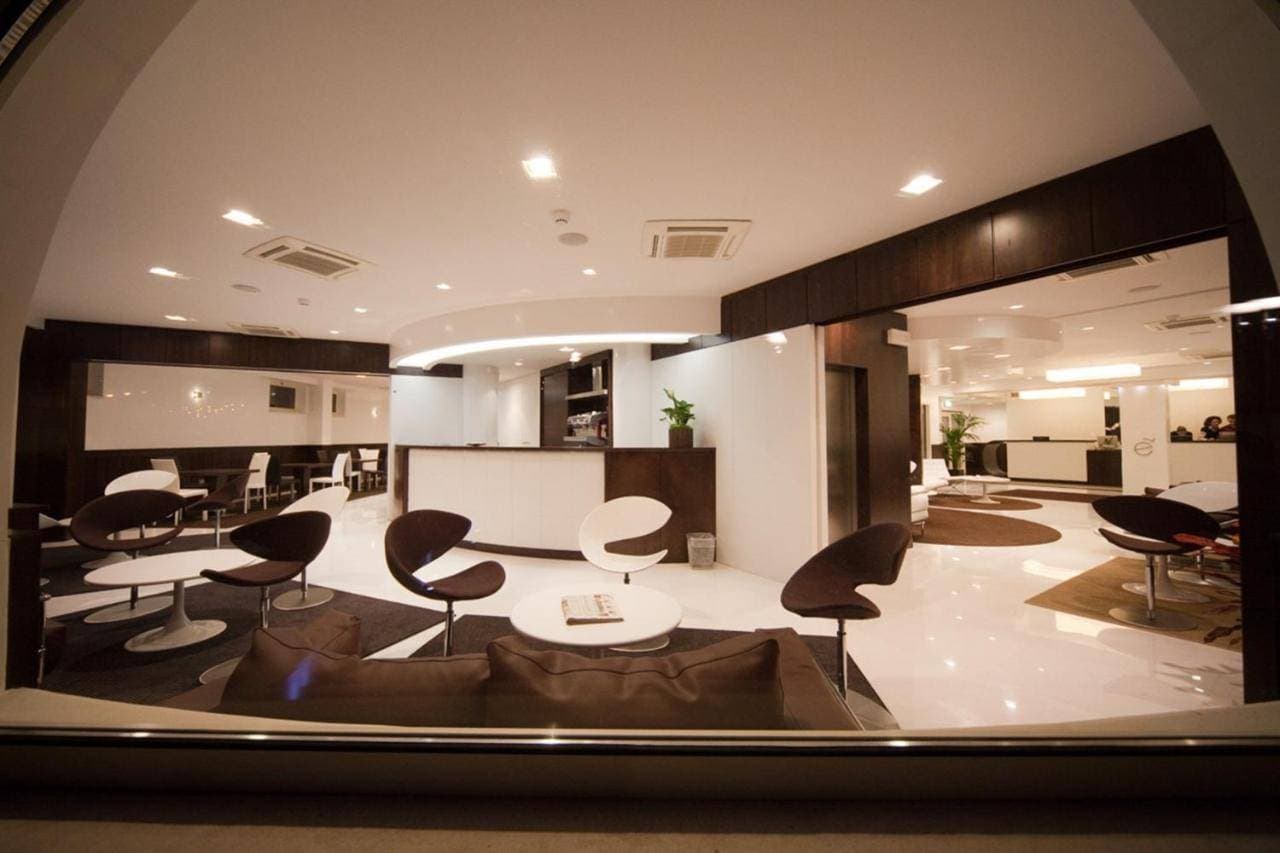 È HOTEL 6