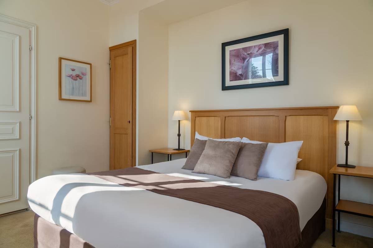 Hôtel Saint-Laurent, The Originals Relais 7