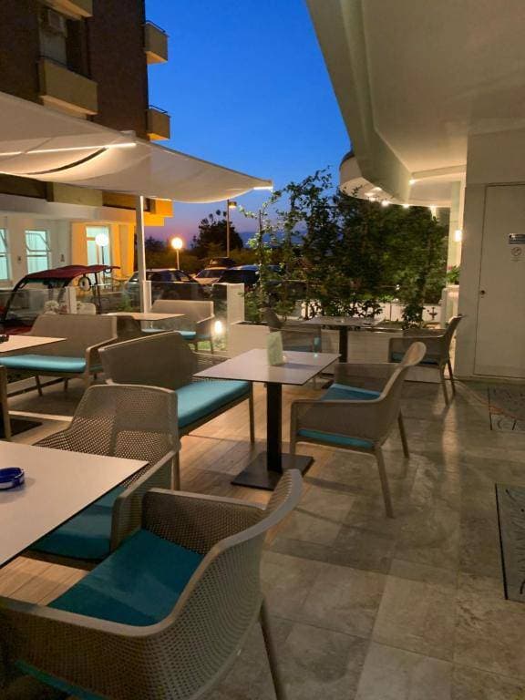 Hotel Majestic 8