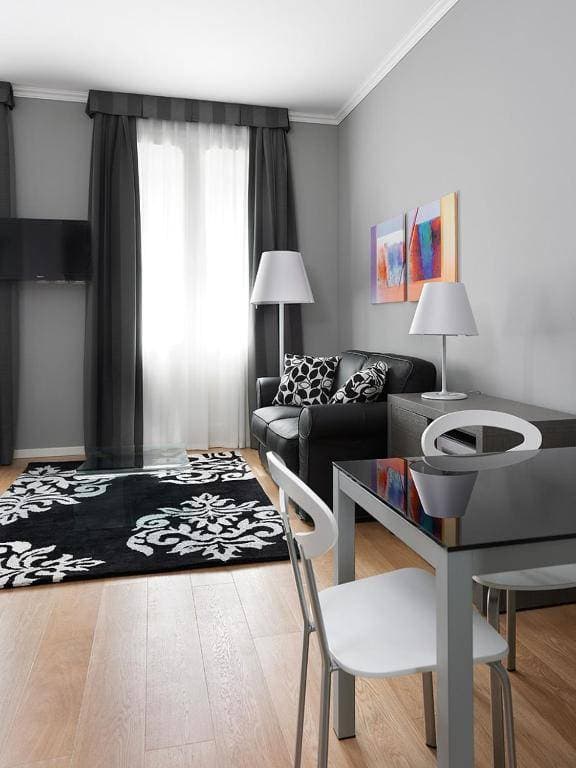 Palace Suite 16