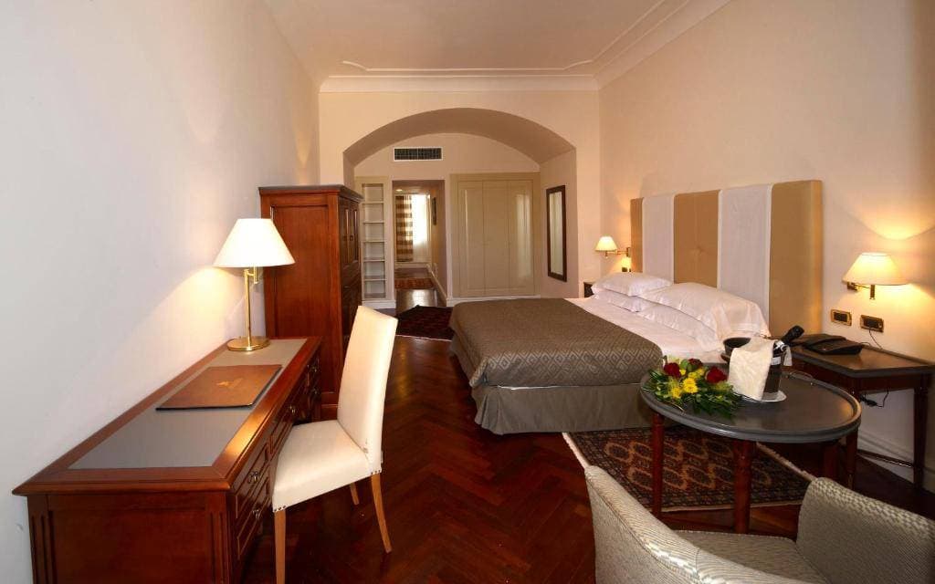 Grand Hotel Piazza Borsa 24