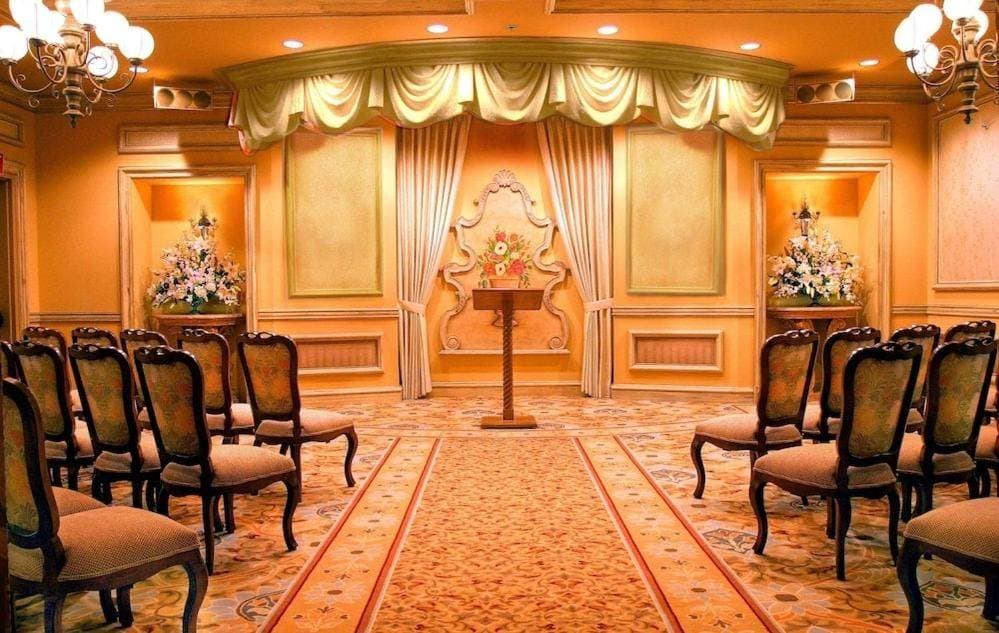 Luxor Hotel & Casino 9