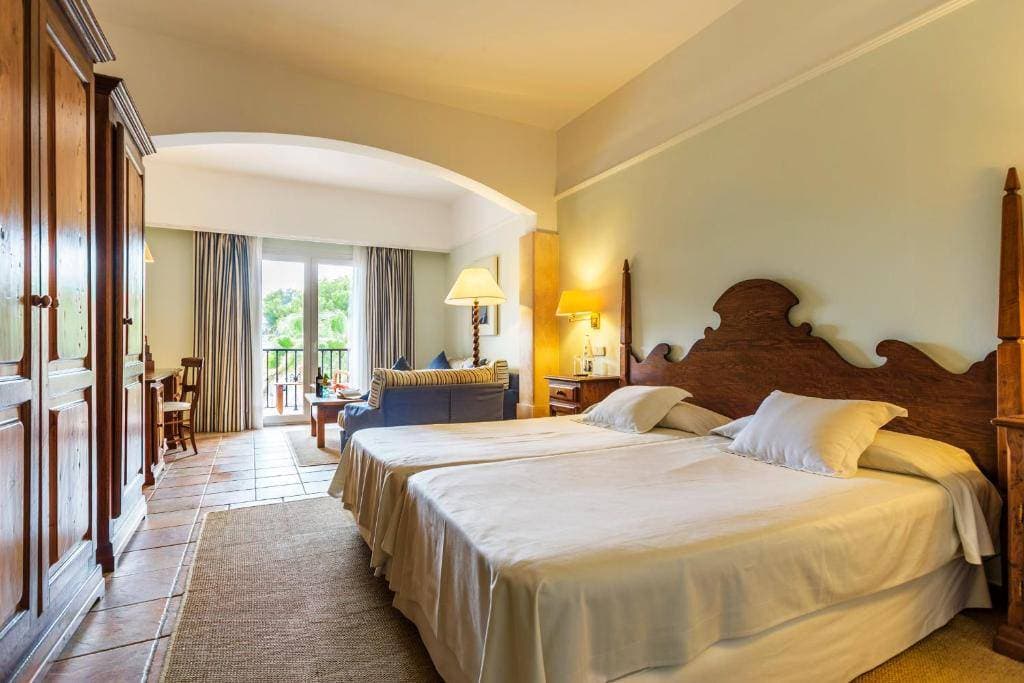 Hotel Cala Sant Vicenç 10