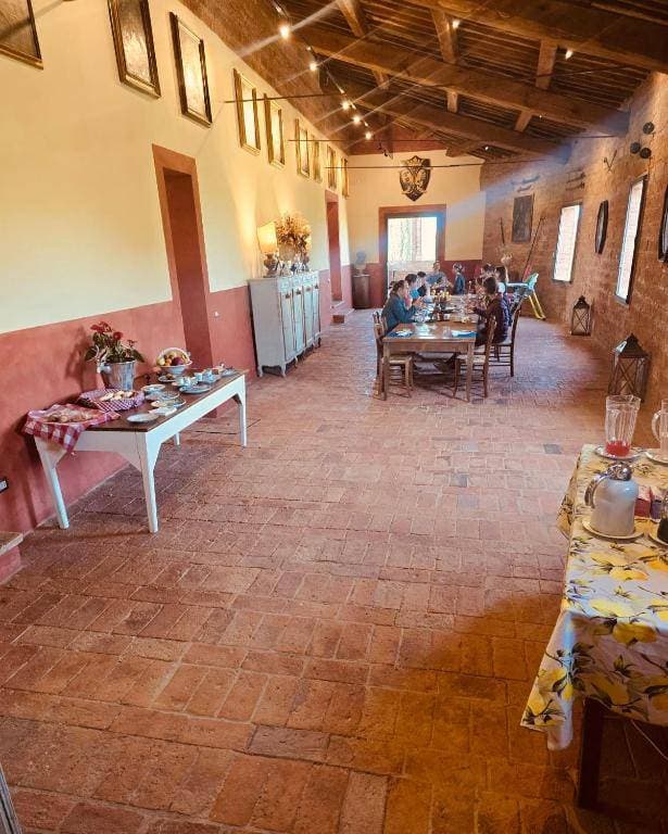 Villa e Fattoria di Radi 23