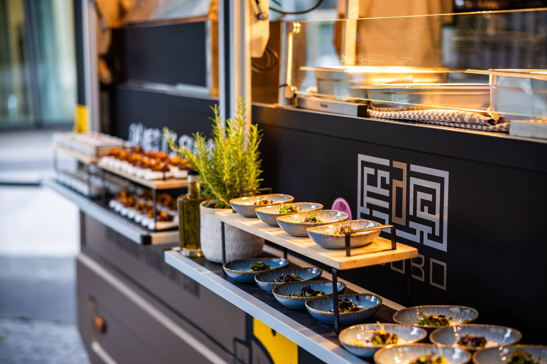 MAIN CATERING 4