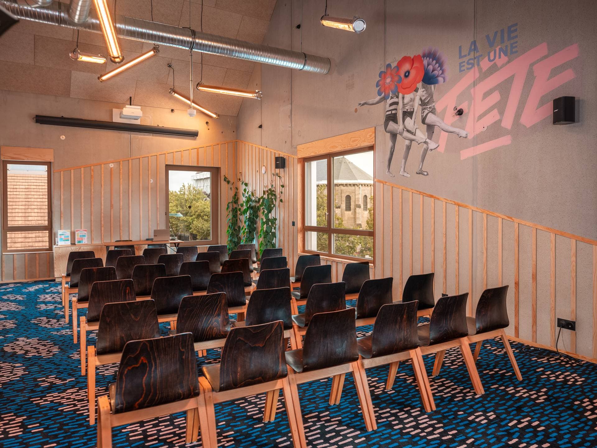 Eklo Hotel Bordeaux Centre Bastide 9