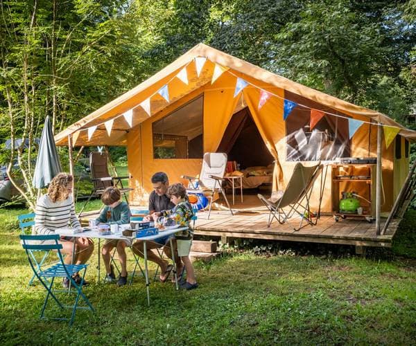 Camping Huttopia Beaulieu sur Dordogne 8