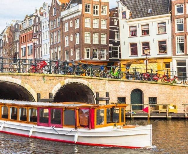 Floating en Walking Dinner in Amsterdam