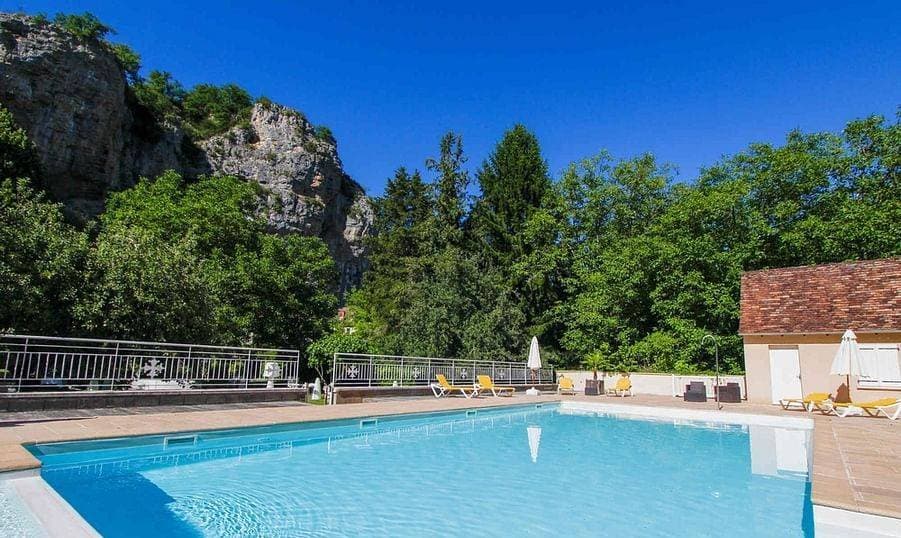 Logis Hôtel Domaine les Falaises 3