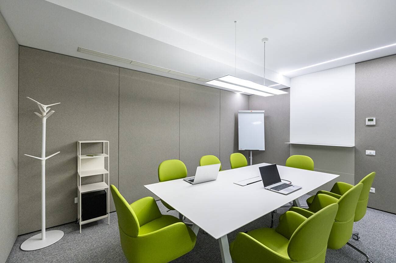 Airport Hotel Meeting Center 22