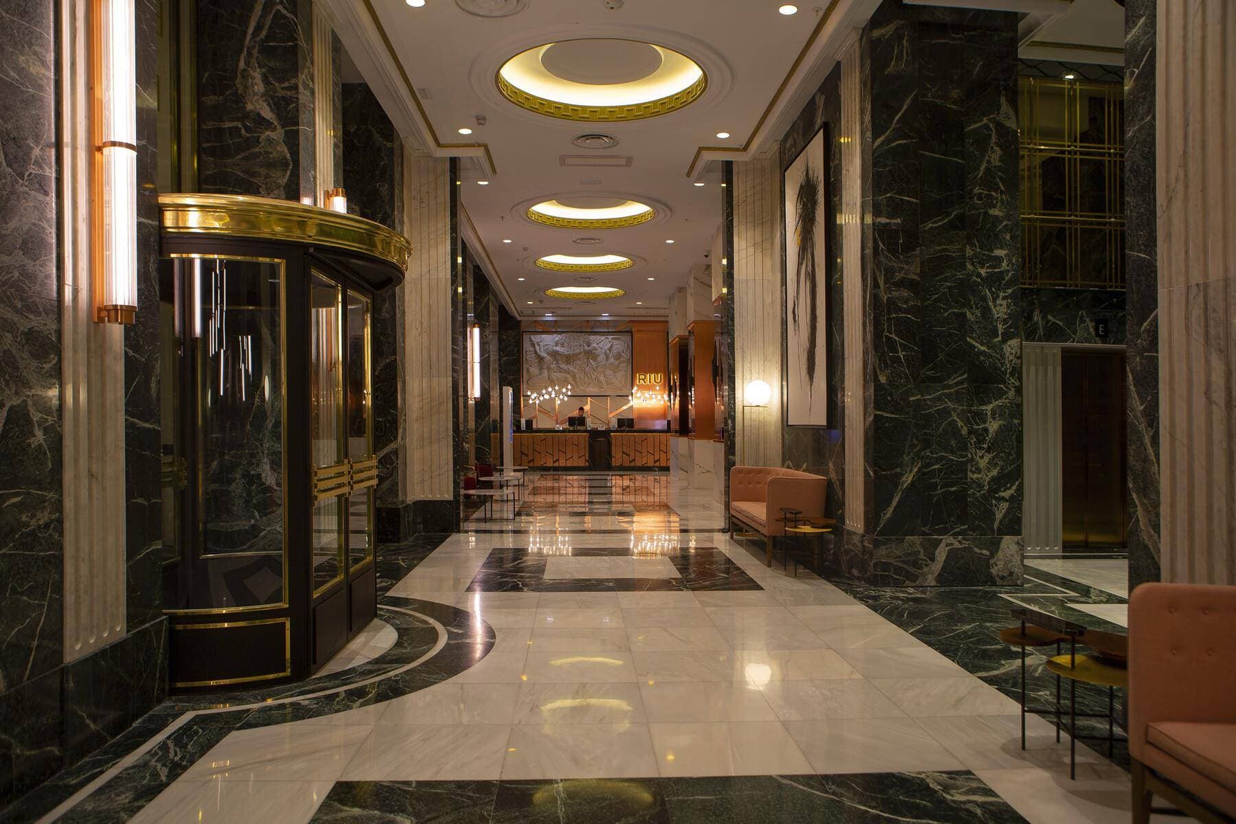 Hotel Riu Plaza España 6