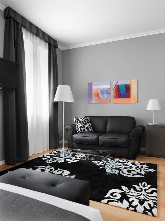 Palace Suite 18