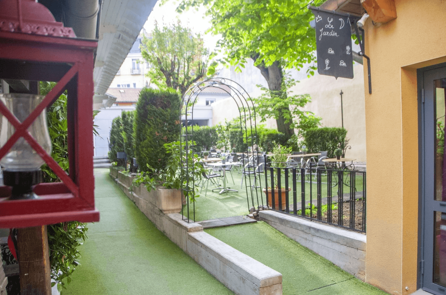 L'Hôtel Bristol 7