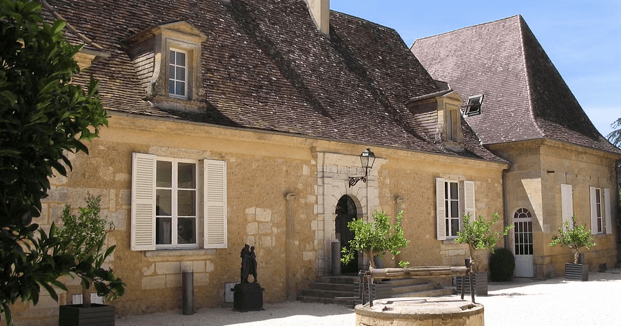 Le Château les Merles 1