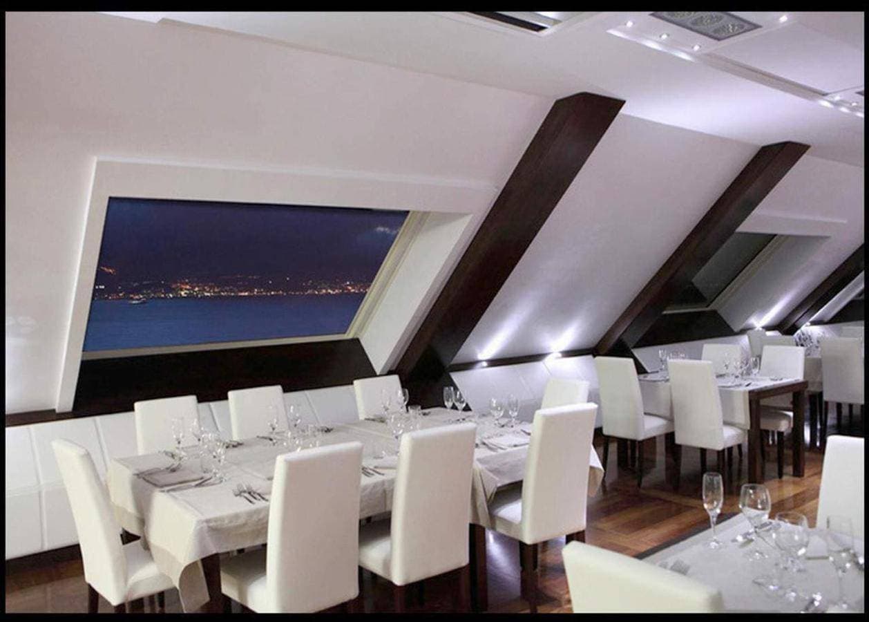 È HOTEL 19