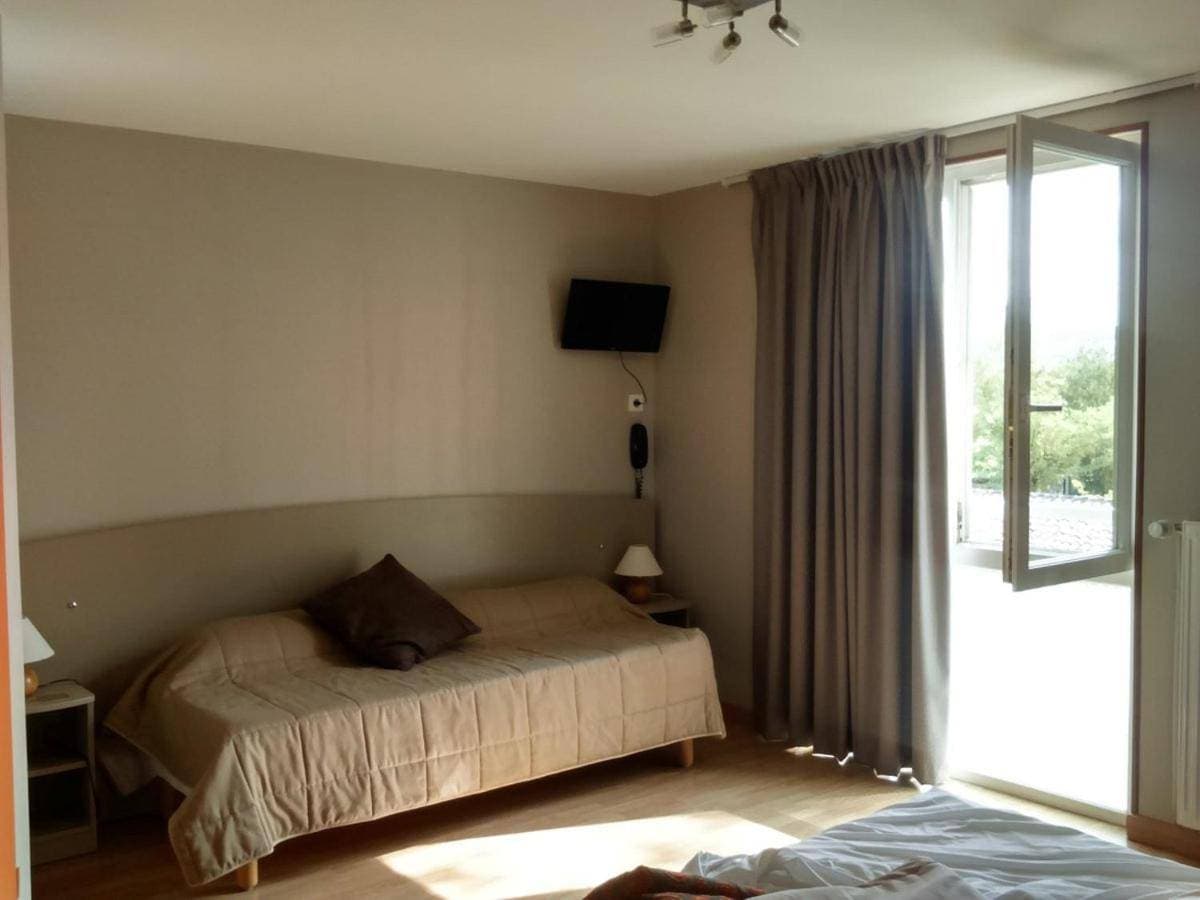 L'Hôtel La Metairie 9