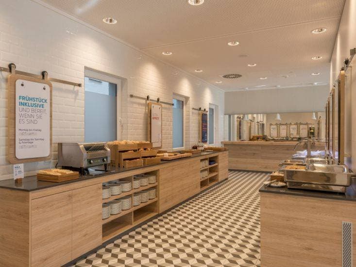 Holiday Inn Express Wuppertal - Hauptbahnhof 8