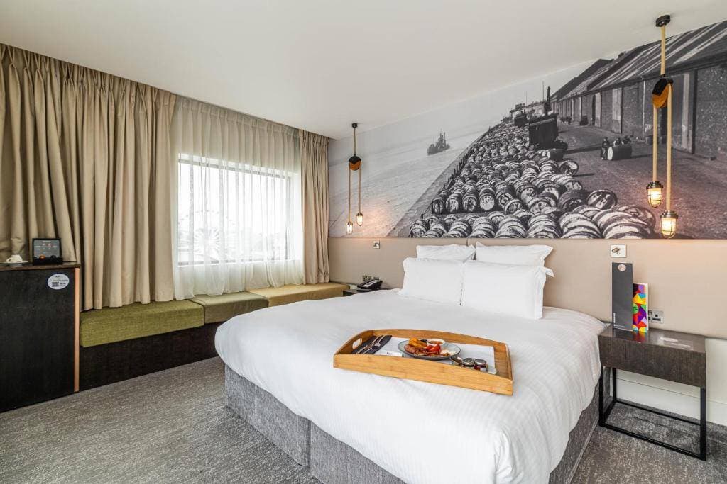 Pullman Liverpool 16