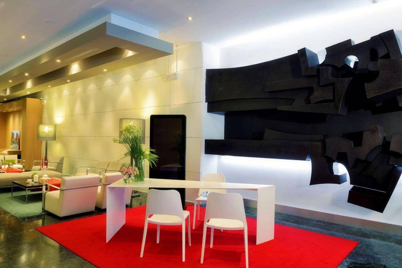 NH Collection Villa de Bilbao 10