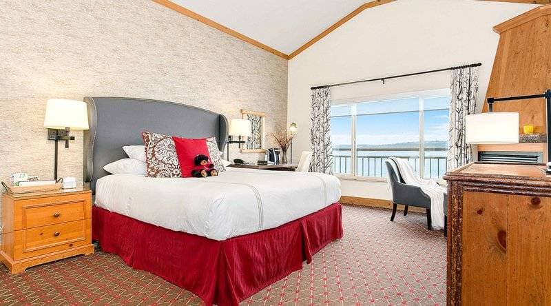 The Edgewater Hotel 27
